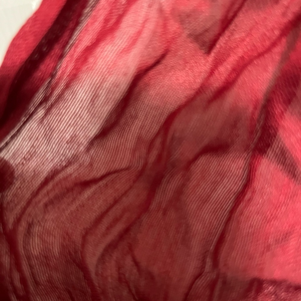 NWOT CORCIOVA Elegant Red infinity scarf - Picture 3 of 4